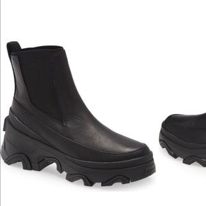 Sorel black waterproof chelsea